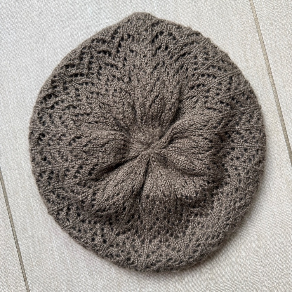 Elegant Brown Knit Beret